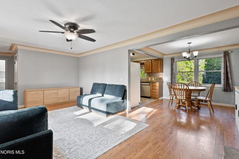 Tiny photo for 604 Valley Drive, Rossford, OH 43460 (MLS # 10007890)