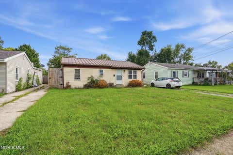 Tiny photo for 633 Davis Street, Findlay, OH 45840 (MLS # 10012008)