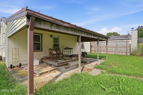 Tiny photo for 633 Davis Street, Findlay, OH 45840 (MLS # 10012008)