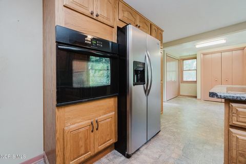 Tiny photo for 1734 W Main Cross Street, Findlay, OH 45840 (MLS # 10009978)