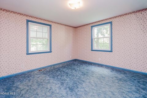 Tiny photo for 1734 W Main Cross Street, Findlay, OH 45840 (MLS # 10009978)