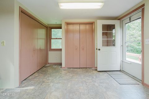 Tiny photo for 1734 W Main Cross Street, Findlay, OH 45840 (MLS # 10009978)