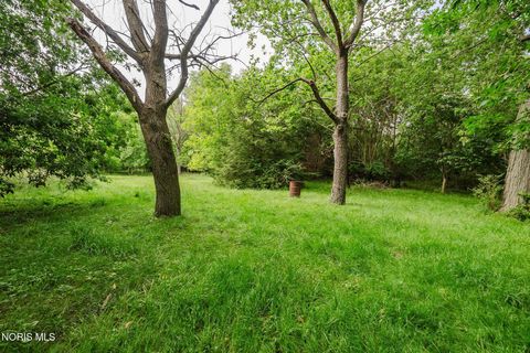 Tiny photo for 1734 W Main Cross Street, Findlay, OH 45840 (MLS # 10009978)