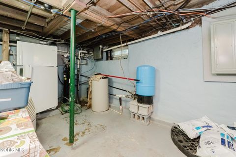 Tiny photo for 1734 W Main Cross Street, Findlay, OH 45840 (MLS # 10009978)