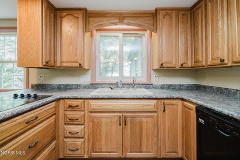 Tiny photo for 1734 W Main Cross Street, Findlay, OH 45840 (MLS # 10009978)