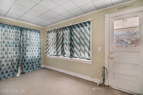 Tiny photo for 933 Wright Avenue, Toledo, OH 43609 (MLS # 10003765)