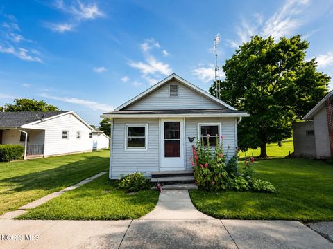 Photo of 308 W Jackson Street, West Unity, OH 43570 (MLS # 10010355)