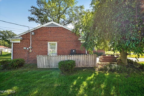 Tiny photo for 5040 Macklyn Drive, Toledo, OH 43615 (MLS # 10013688)