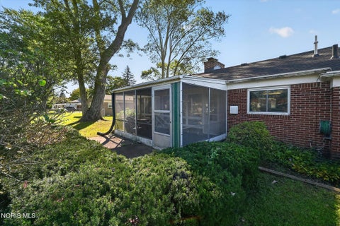 Tiny photo for 5040 Macklyn Drive, Toledo, OH 43615 (MLS # 10013688)