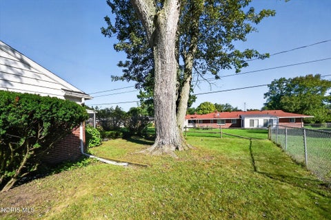 Tiny photo for 5040 Macklyn Drive, Toledo, OH 43615 (MLS # 10013688)