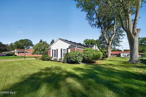 Tiny photo for 5040 Macklyn Drive, Toledo, OH 43615 (MLS # 10013688)