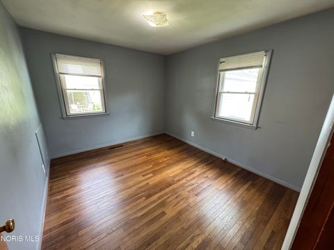Tiny photo for 123 Carr Avenue, Bowling Green, OH 43402 (MLS # 10007615)