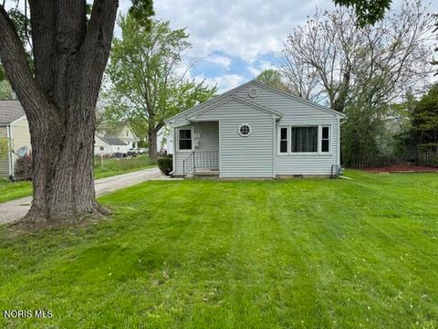 Photo of 123 Carr Avenue, Bowling Green, OH 43402 (MLS # 10007615)