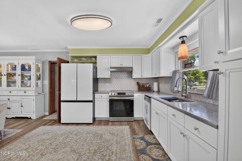 Tiny photo for 6016 Park Street, Sylvania, OH 43560 (MLS # 10009580)