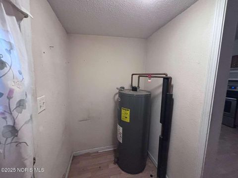 Tiny photo for 2735 Fremont Street, Toledo, OH 43605 (MLS # 10002544)