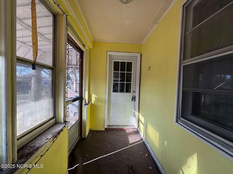 Tiny photo for 2735 Fremont Street, Toledo, OH 43605 (MLS # 10002544)