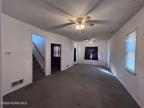 Tiny photo for 2735 Fremont Street, Toledo, OH 43605 (MLS # 10002544)