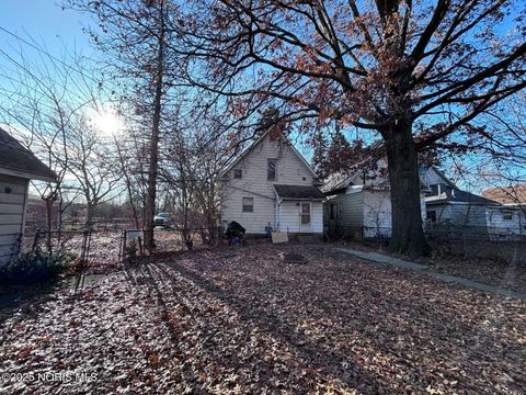 Tiny photo for 2735 Fremont Street, Toledo, OH 43605 (MLS # 10002544)