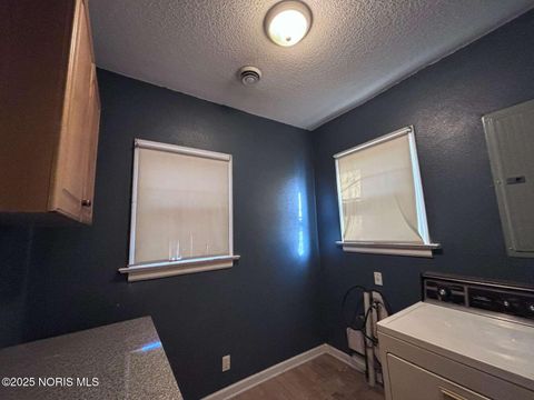 Tiny photo for 2735 Fremont Street, Toledo, OH 43605 (MLS # 10002544)