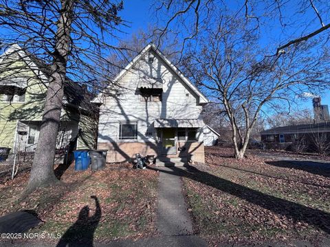 Photo of 2735 Fremont Street, Toledo, OH 43605 (MLS # 10002544)
