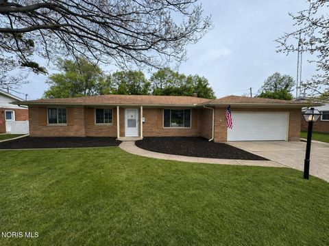 Photo of 4336 Clarewood Drive, Toledo, OH 43623 (MLS # 10006917)