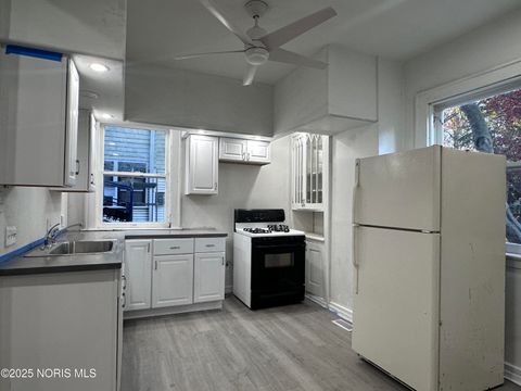 Tiny photo for 629 Virginia Street, Toledo, OH 43620 (MLS # 10001600)