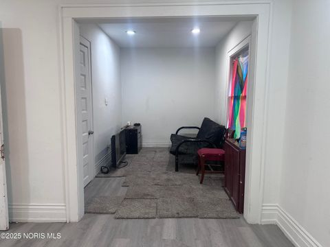 Tiny photo for 629 Virginia Street, Toledo, OH 43620 (MLS # 10001600)