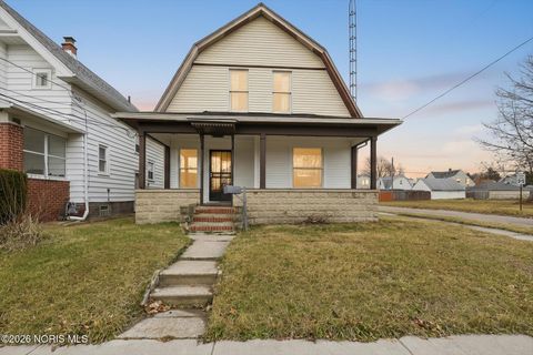Photo of 1661 Oak Street, Toledo, OH 43605 (MLS # 10002592)
