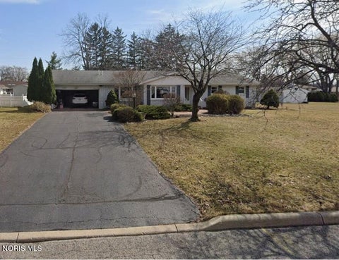 Photo of 1309 Glen Meadow Drive, Findlay, OH 45840 (MLS # 10010809)