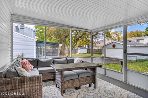 Tiny photo for 538 Cambridge Park, Maumee, OH 43537 (MLS # 10000329)