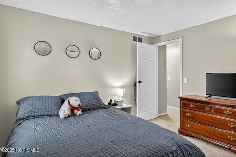 Tiny photo for 538 Cambridge Park, Maumee, OH 43537 (MLS # 10000329)