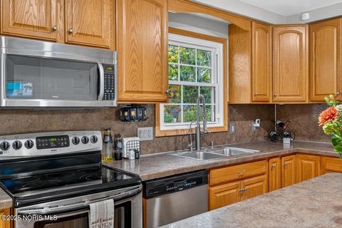 Tiny photo for 538 Cambridge Park, Maumee, OH 43537 (MLS # 10000329)