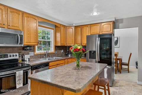 Tiny photo for 538 Cambridge Park, Maumee, OH 43537 (MLS # 10000329)