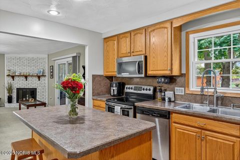 Tiny photo for 538 Cambridge Park, Maumee, OH 43537 (MLS # 10000329)