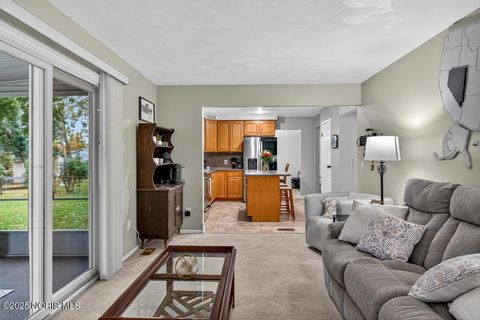 Tiny photo for 538 Cambridge Park, Maumee, OH 43537 (MLS # 10000329)