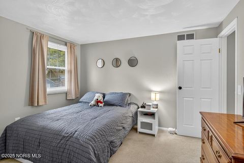 Tiny photo for 538 Cambridge Park, Maumee, OH 43537 (MLS # 10000329)