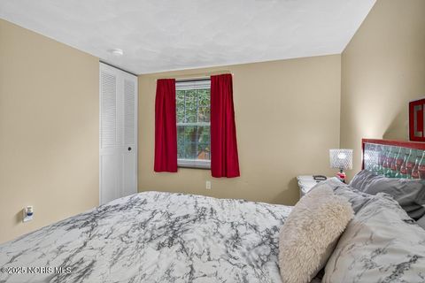 Tiny photo for 538 Cambridge Park, Maumee, OH 43537 (MLS # 10000329)