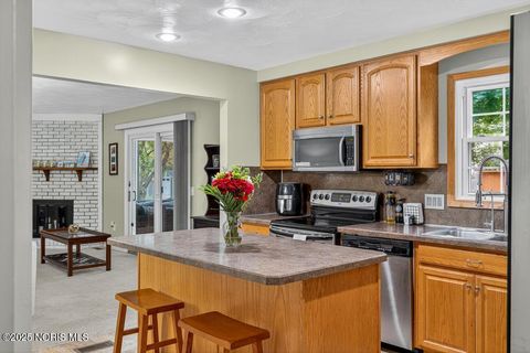 Tiny photo for 538 Cambridge Park, Maumee, OH 43537 (MLS # 10000329)