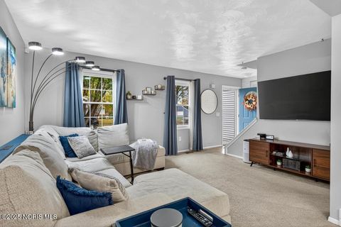 Tiny photo for 538 Cambridge Park, Maumee, OH 43537 (MLS # 10000329)