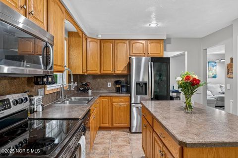 Tiny photo for 538 Cambridge Park, Maumee, OH 43537 (MLS # 10000329)