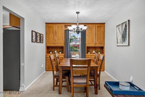 Tiny photo for 538 Cambridge Park, Maumee, OH 43537 (MLS # 10000329)