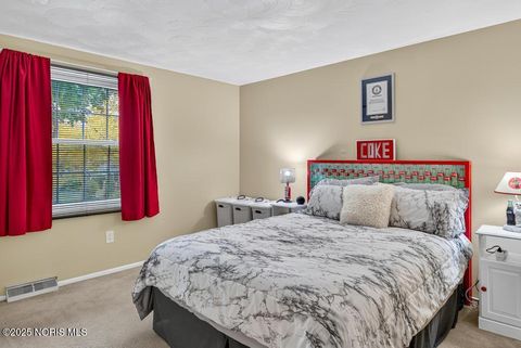 Tiny photo for 538 Cambridge Park, Maumee, OH 43537 (MLS # 10000329)