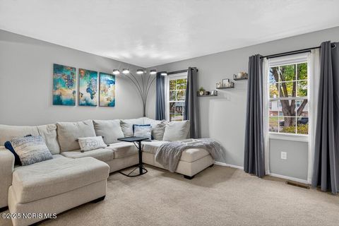 Tiny photo for 538 Cambridge Park, Maumee, OH 43537 (MLS # 10000329)