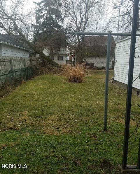 Tiny photo for 1827 Jermain Drive, Toledo, OH 43606 (MLS # 10005877)