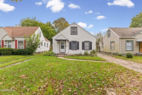 Tiny photo for 3556 Kershaw Avenue, Toledo, OH 43613 (MLS # 10014303)