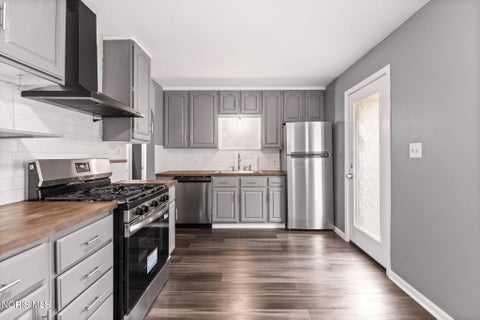 Tiny photo for 3556 Kershaw Avenue, Toledo, OH 43613 (MLS # 10014303)