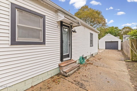 Tiny photo for 3556 Kershaw Avenue, Toledo, OH 43613 (MLS # 10014303)