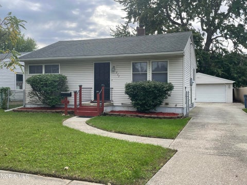 Homes For Sale - 515 Whitlock Avenue<br/> Toledo, OH 43605