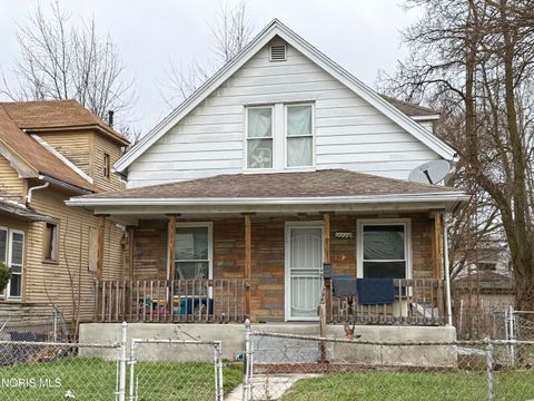 Photo of 1110 Pinewood Avenue, Toledo, OH 43607 (MLS # 10005616)