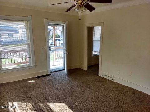 Tiny photo for 1110 Pinewood Avenue, Toledo, OH 43607 (MLS # 10005616)